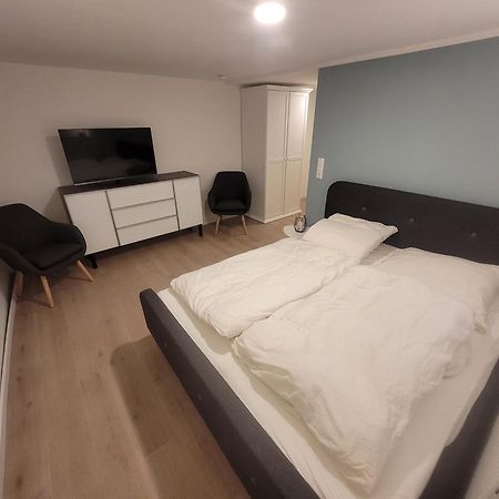 Zimmer Im Souterrain Mit Eigenem Bad Celle Extérieur photo
