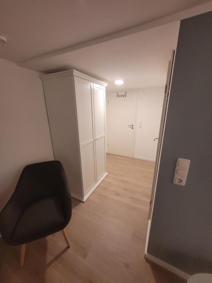Zimmer Im Souterrain Mit Eigenem Bad Celle Extérieur photo
