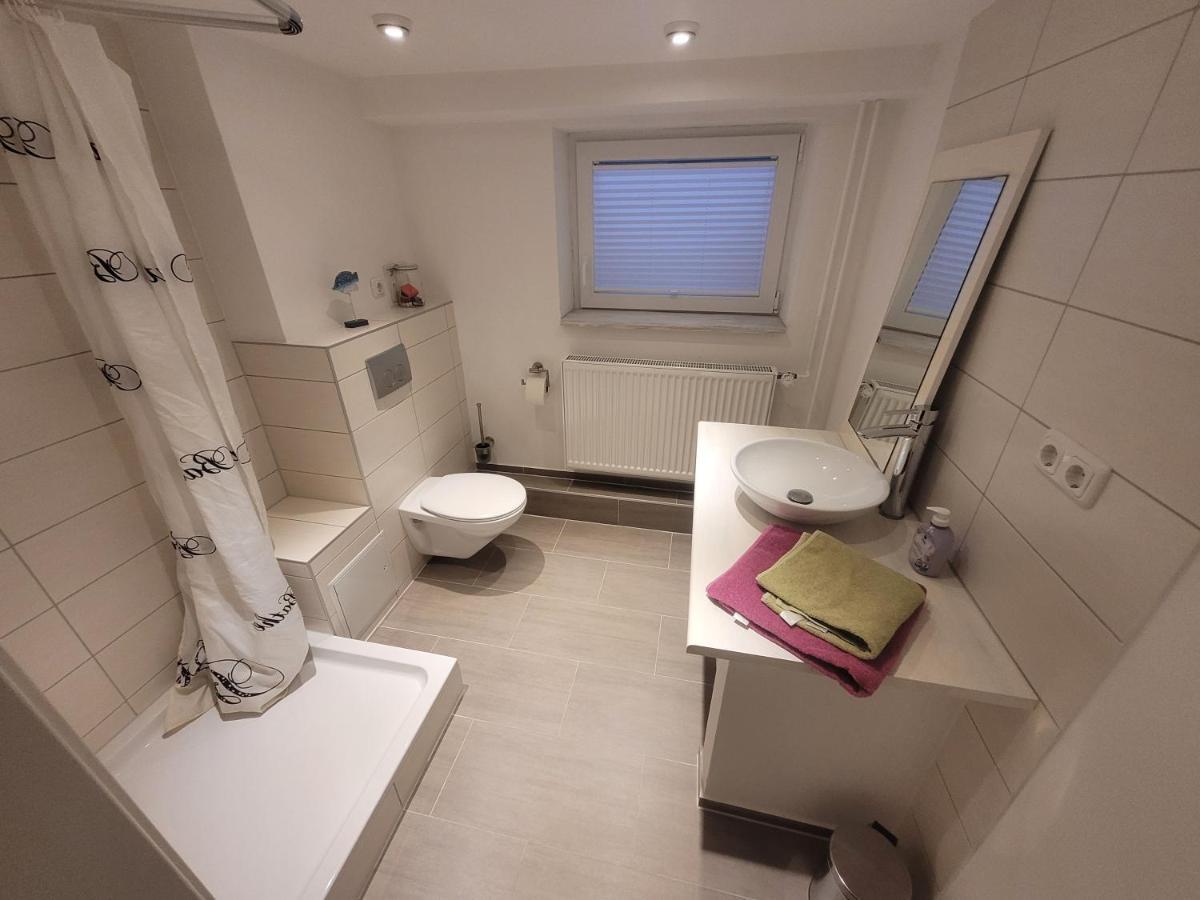Zimmer Im Souterrain Mit Eigenem Bad Celle Extérieur photo